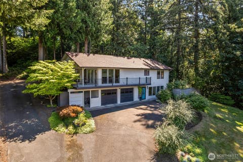 Photo of 104 McMenomy Drive, Kelso, WA 98626 (MLS # 2558377)