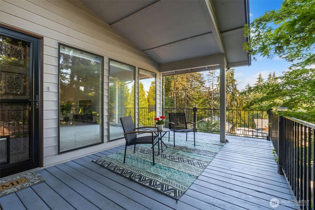 Photo of 104 McMenomy Drive, Kelso, WA 98626 (MLS # 2558377)