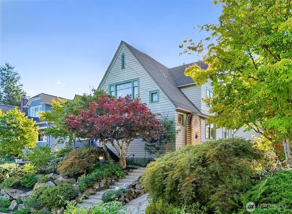 Photo of 6847 18th Avenue NE, Seattle, WA 98115 (MLS # 2424484)