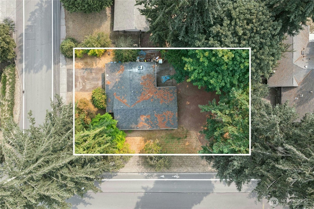 Photo of 17103 NE 95th Street, Redmond, WA 98052 (MLS # 2565642)