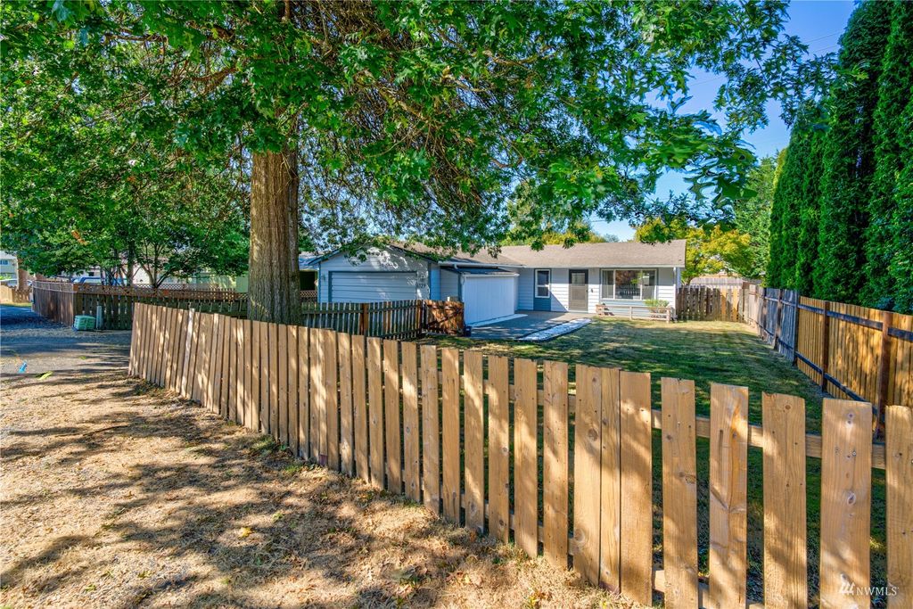 Photo of 6129 99th Place NE, Marysville, WA 98270 (MLS # 1993303)