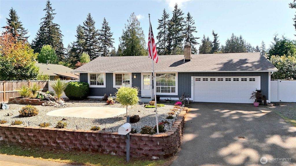 Photo of 4273 Pioneer Place SE, Port Orchard, WA 98366 (MLS # 2517372)