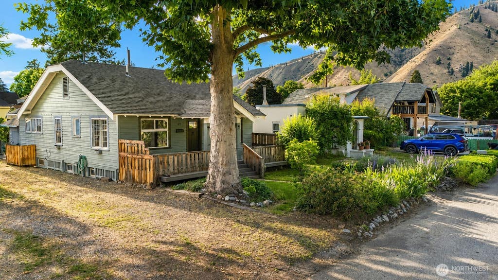 Photo of 123 Riverfront Drive, Cashmere, WA 98815 (MLS # 2570003)