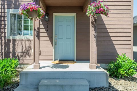 Photo of 264 Saddlehorn Lane, Wenatchee, WA 98801 (MLS # 2541010)