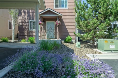 Photo of 264 Saddlehorn Lane, Wenatchee, WA 98801 (MLS # 2541010)