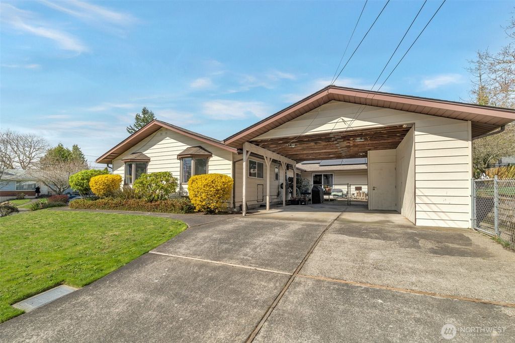 Photo of 22942 105th Avenue SE, Kent, WA 98030 (MLS # 2438527)