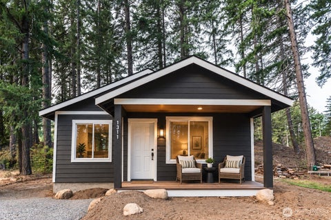 Photo of 1131 Oakmont Drive, Cle Elum, WA 98922 (MLS # 2584036)
