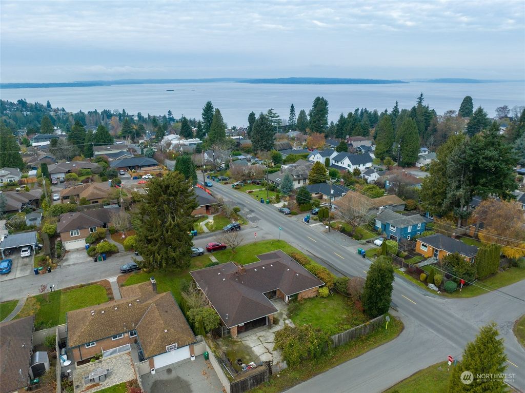 Photo of 9518 18th Avenue NW, Seattle, WA 98117 (MLS # 2191078)