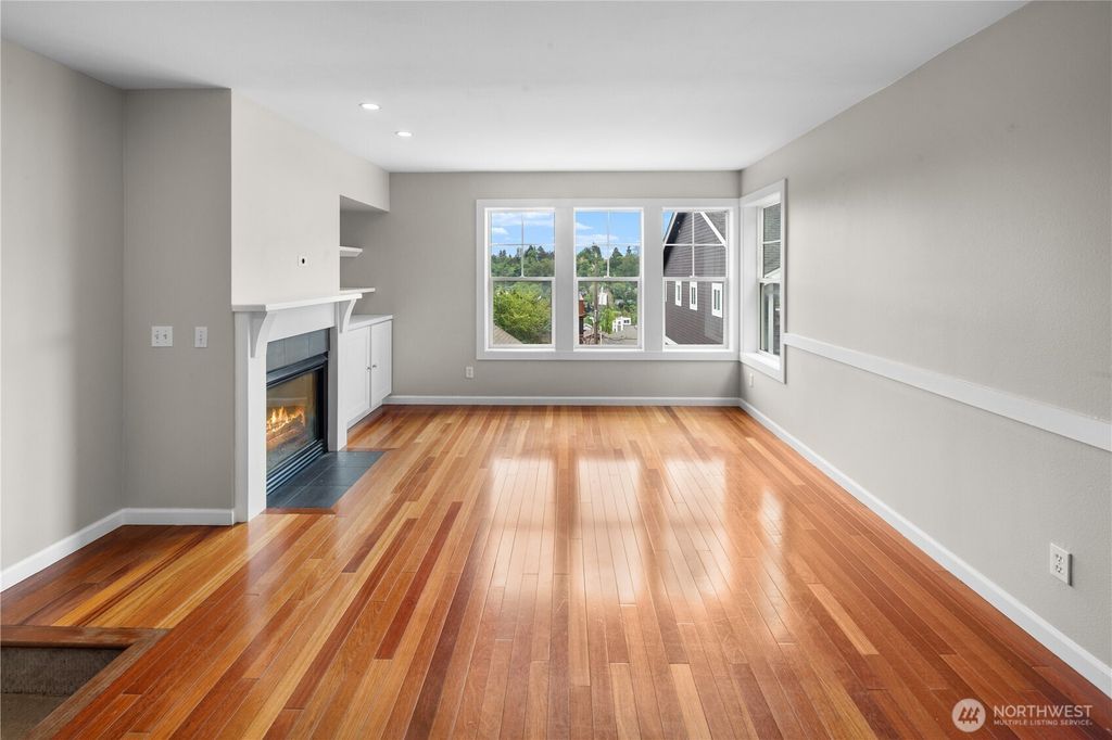 Photo of 129 A 26th Avenue E, Seattle, WA 98112 (MLS # 2523986)