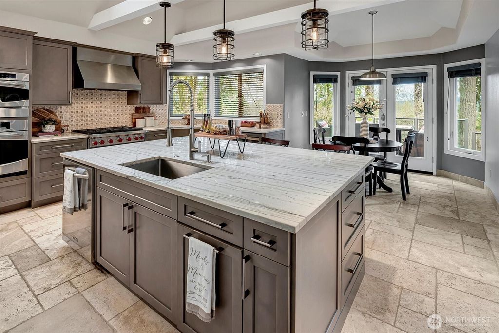 listing image 9369550002109515459