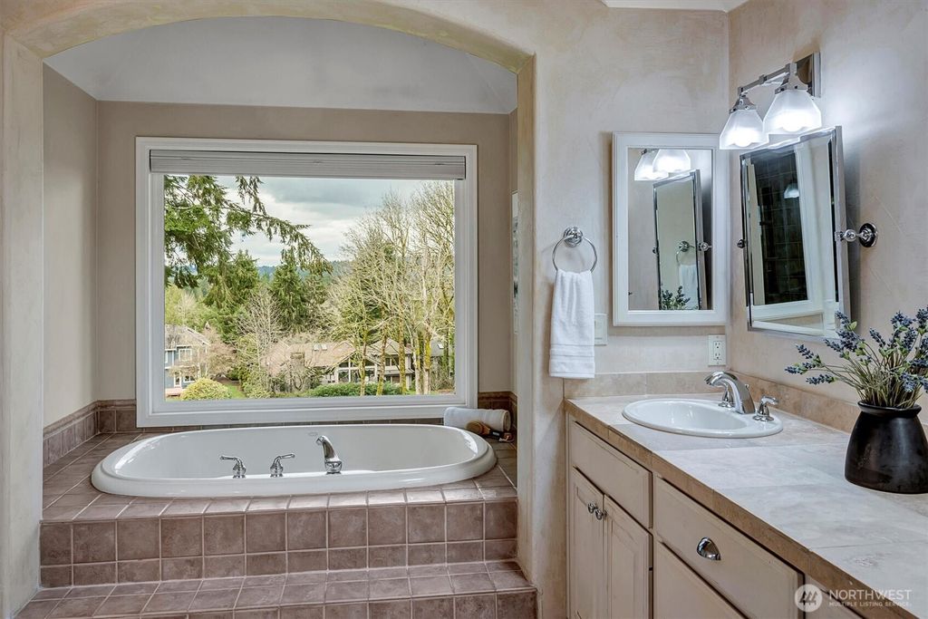 listing image 9360300913327388143