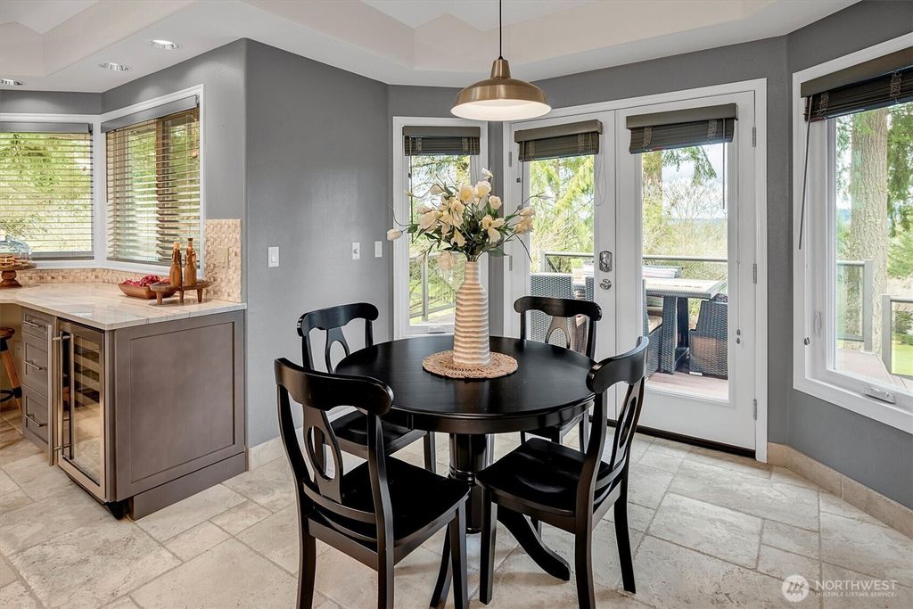 listing image 9363636897869944389