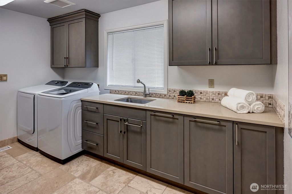 listing image 9362523677979871383