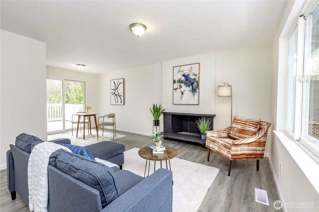 Photo of 9439 11th Avenue SW, Seattle, WA 98106 (MLS # 2528851)