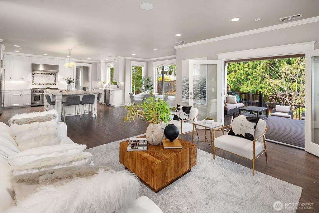 Photo of 10222 NE 26th ST St, Bellevue, WA 98004 (MLS # 2345195)