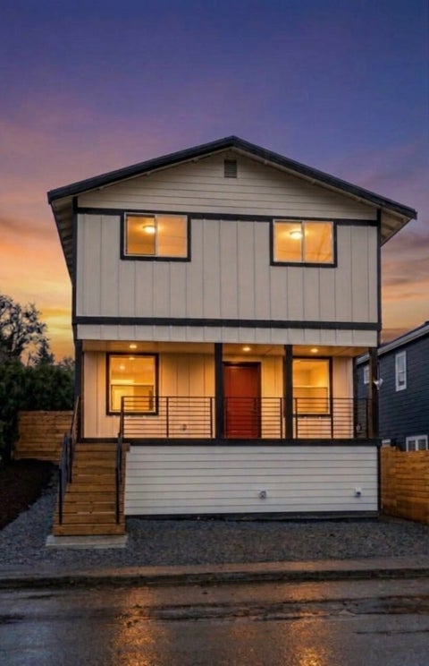 Photo of 4002 Courtland Place S, Seattle, WA 98118 (MLS # 2597618)