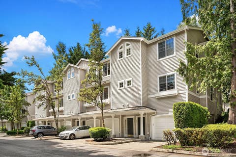 Photo of 2020 132nd Avenue SE #204, Bellevue, WA 98005 (MLS # 2539741)