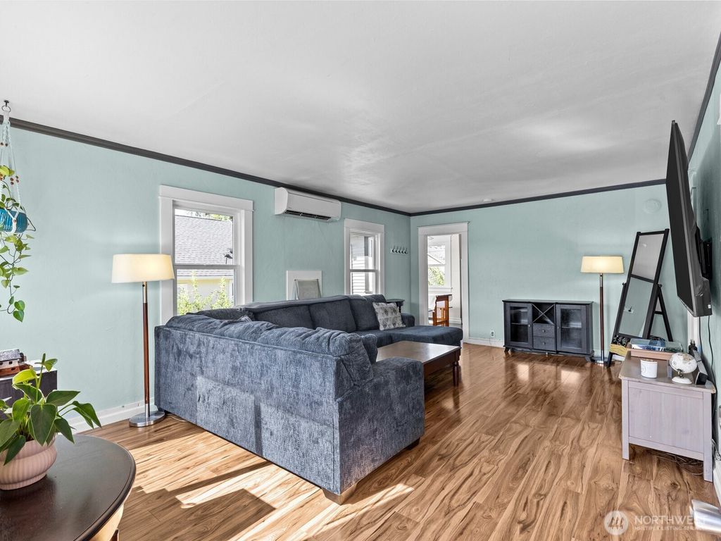 Photo of 1310 Maple Street, Everett, WA 98201 (MLS # 2402909)