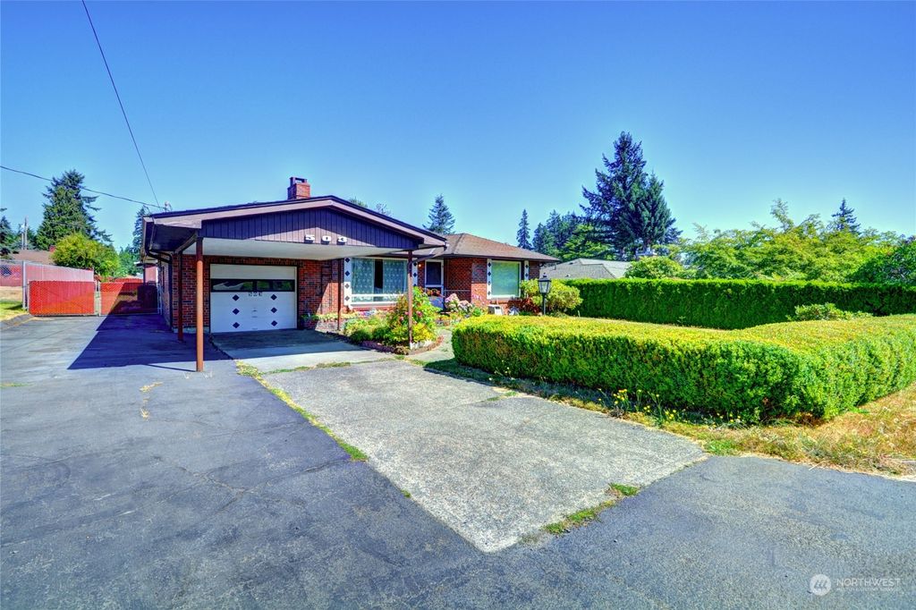 Photo of 503 Rose Way, Everett, WA 98203 (MLS # 2151136)