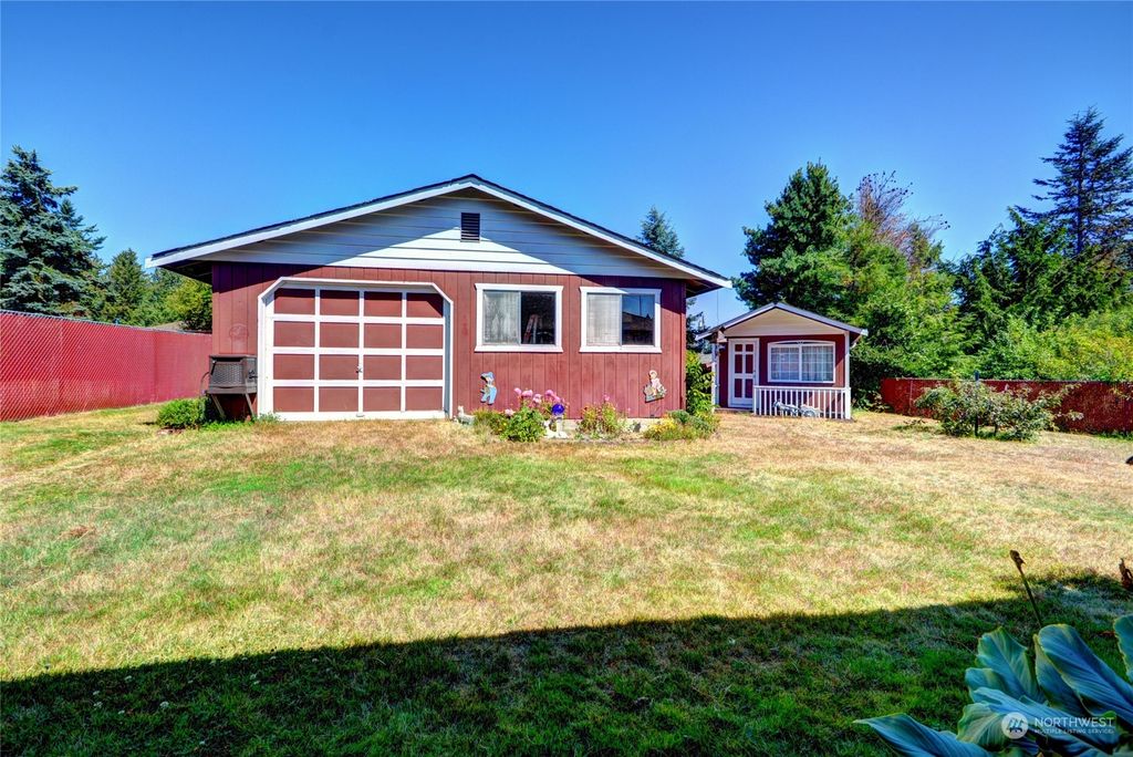 Photo of 503 Rose Way, Everett, WA 98203 (MLS # 2151136)