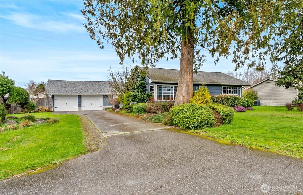 Photo of 117 4th Avenue SE, Pacific, WA 98047 (MLS # 2344696)