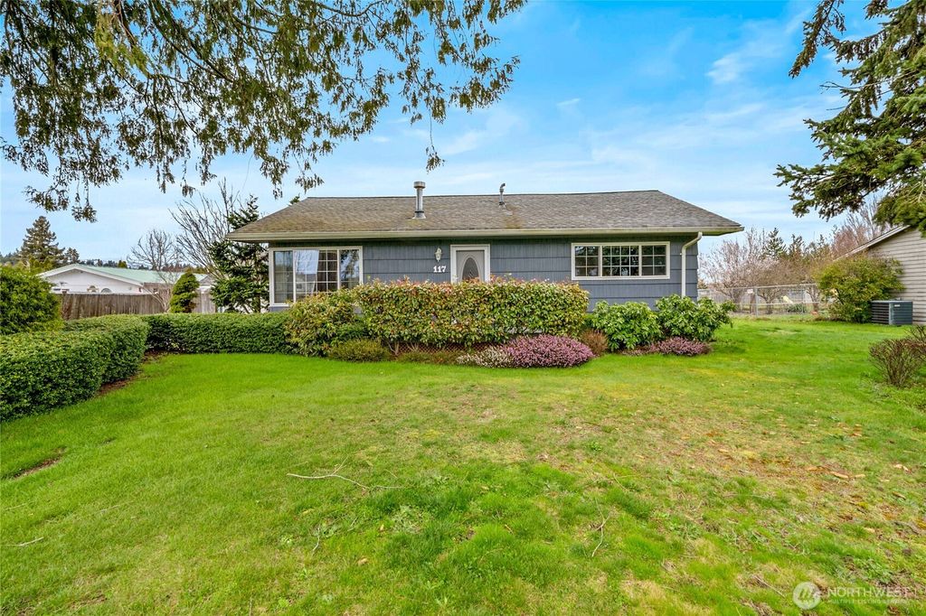 Photo of 117 4th Avenue SE, Pacific, WA 98047 (MLS # 2344696)