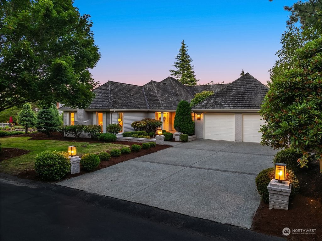 Photo of 7430 80th Place SE, Mercer Island, WA 98040 (MLS # 2269139)