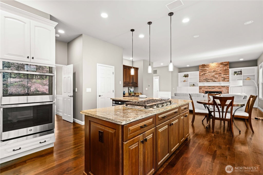Photo of 4354 231st Court SE, Sammamish, WA 98075 (MLS # 2566239)