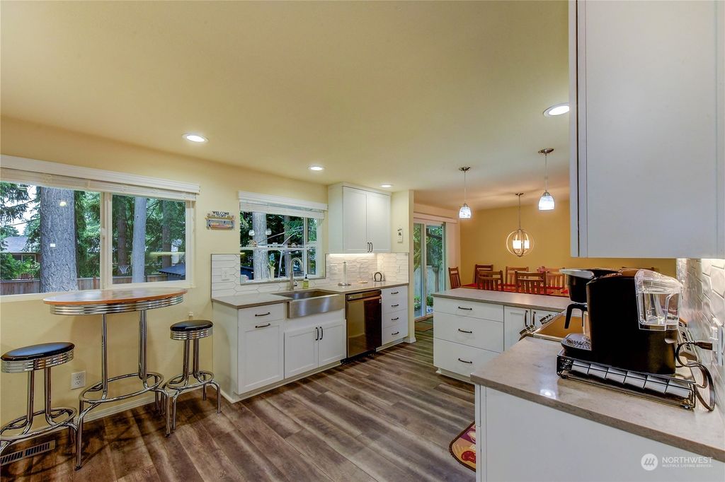 Photo of 11009 32nd Drive SE, Everett, WA 98208 (MLS # 2131284)