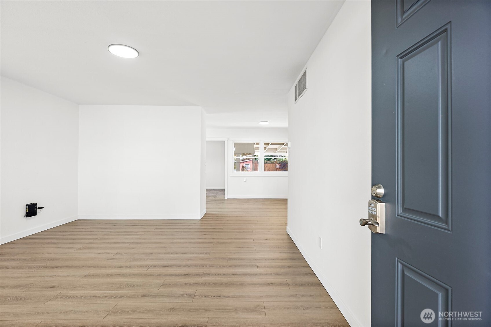 912 E 51st Street