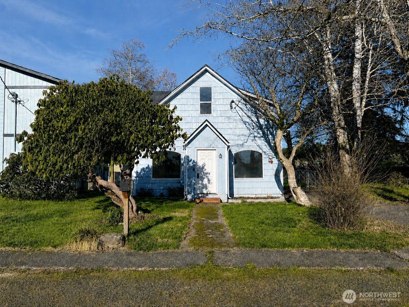814 W Marion