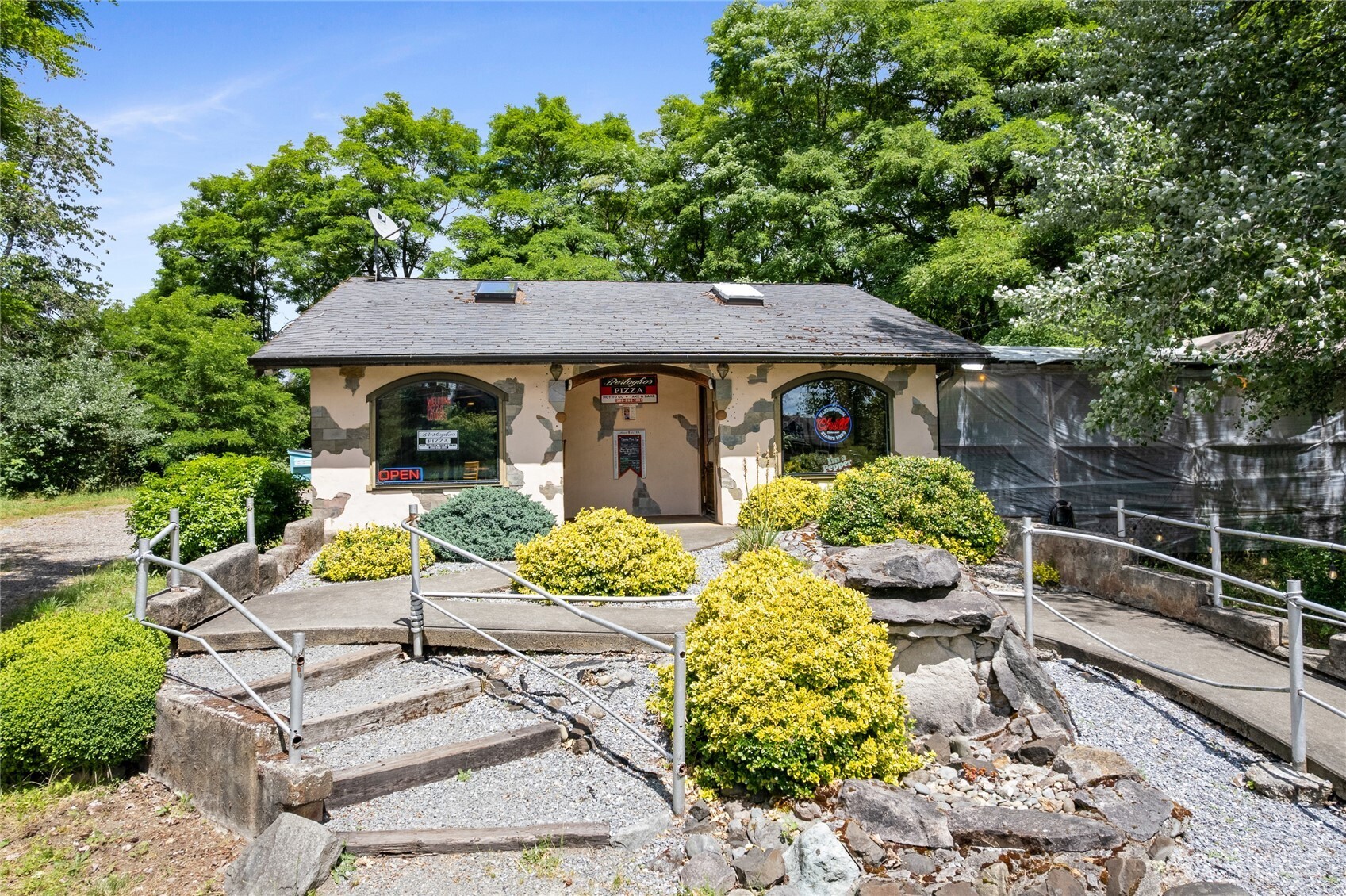 704 W Yelm Avenue