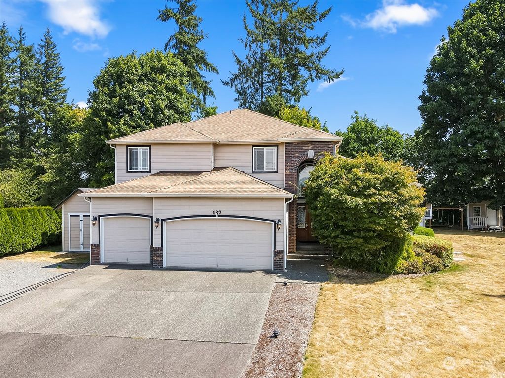 Photo of 127 140th Avenue SE, Lake Stevens, WA 98258 (MLS # 2142624)