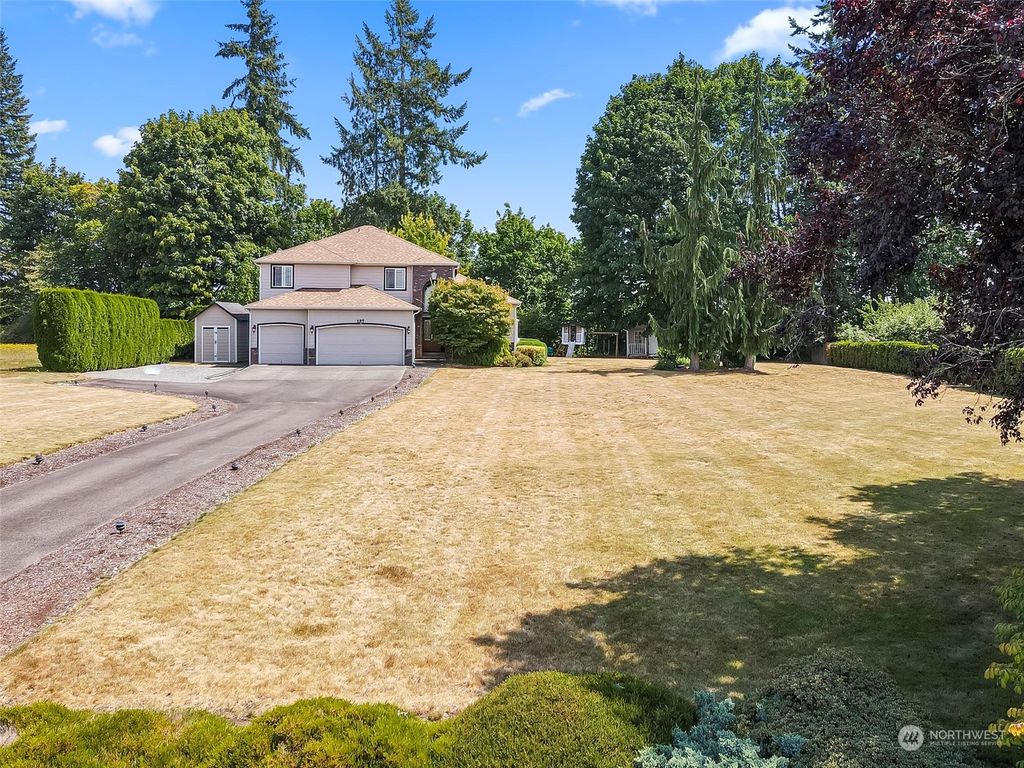 Photo of 127 140th Avenue SE, Lake Stevens, WA 98258 (MLS # 2142624)