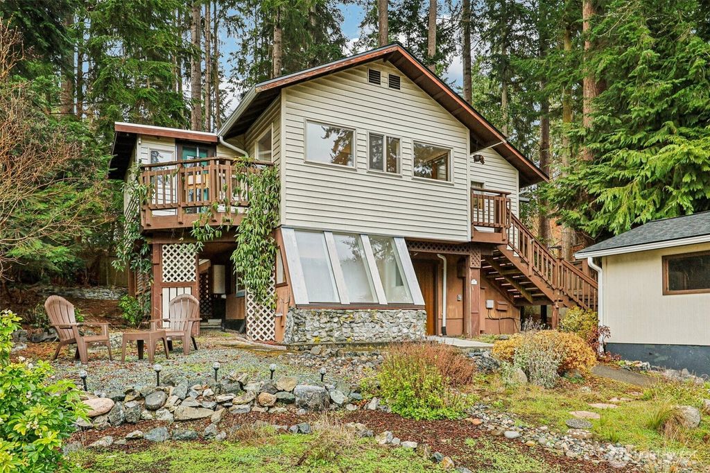 Photo of 1095 Worthy Place, Greenbank, WA 98253 (MLS # 2465574)
