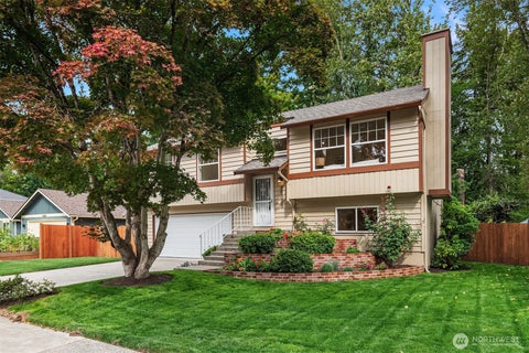 Photo of 16036 NE 106th Street, Redmond, WA 98052 (MLS # 2553656)