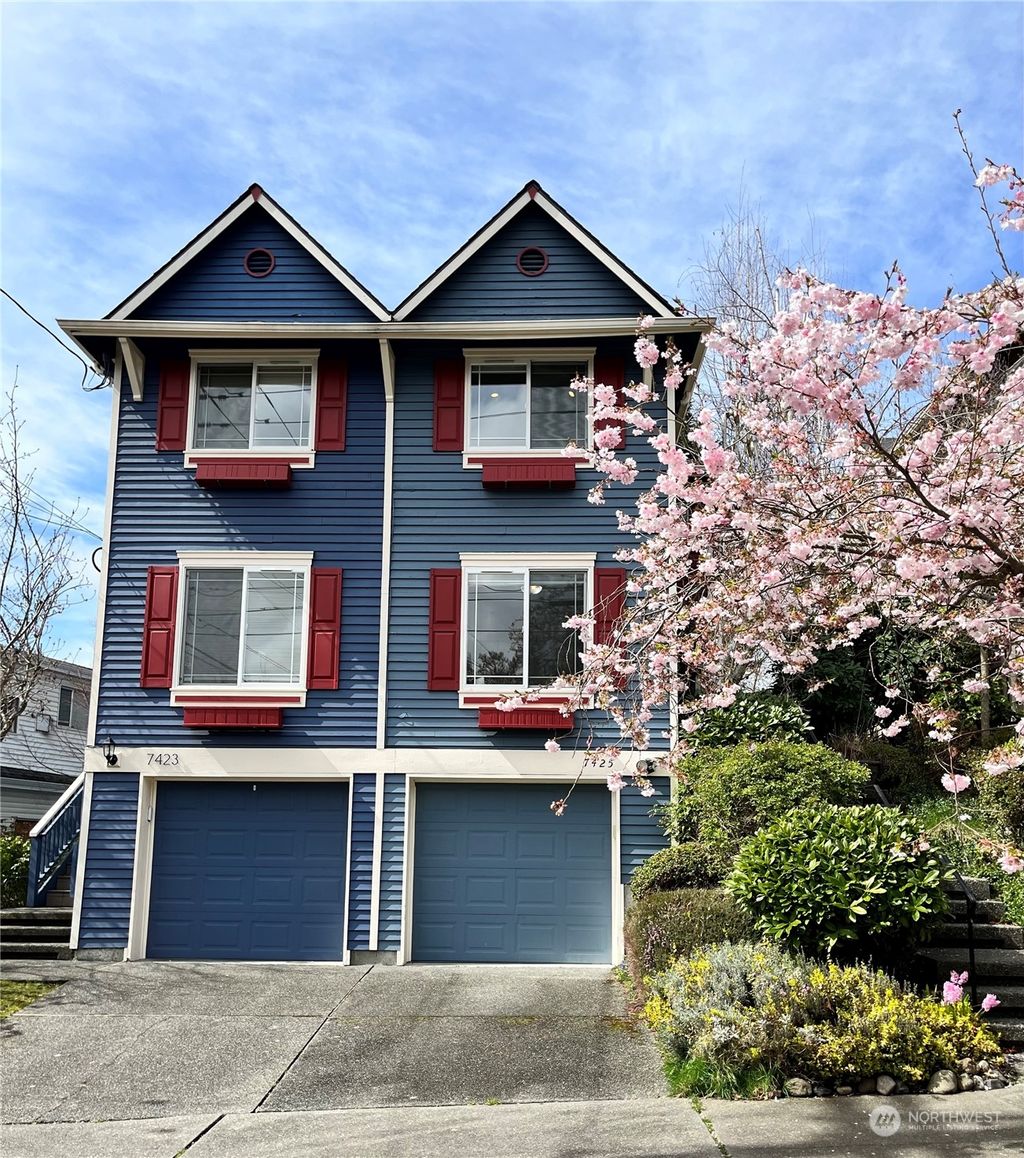 Photo of 7425 Sunnyside Avenue N, Seattle, WA 98103 (MLS # 2055251)