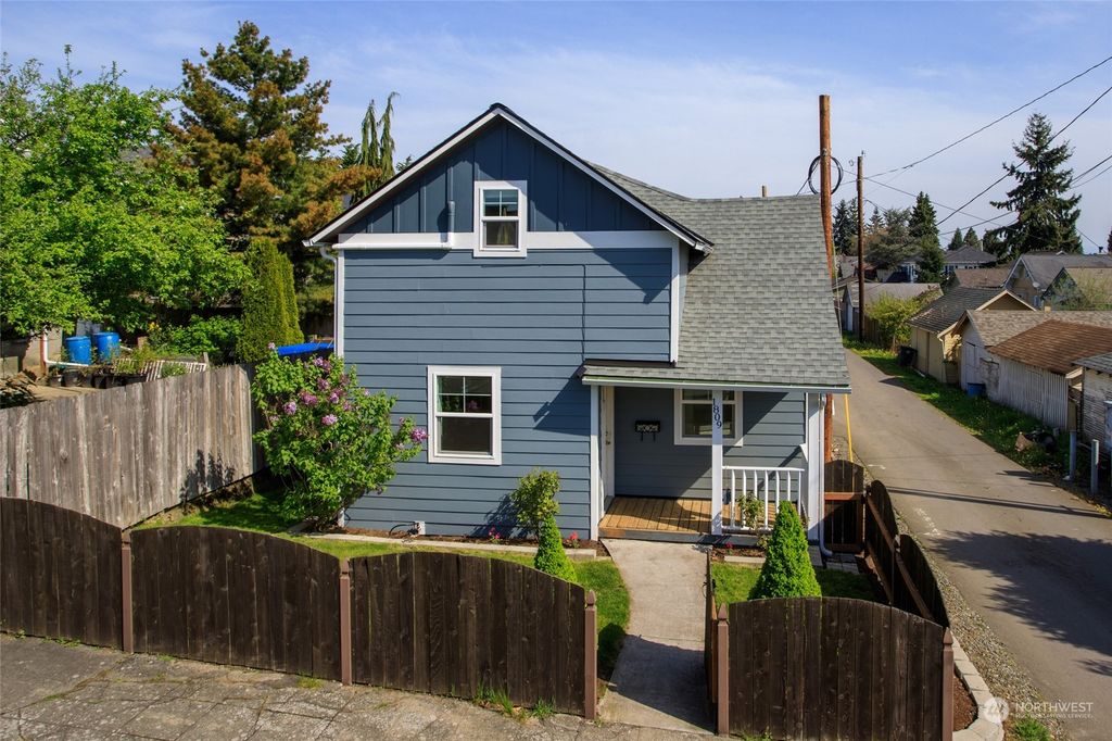 Photo of 1809 21st Street, Everett, WA 98201 (MLS # 2063539)