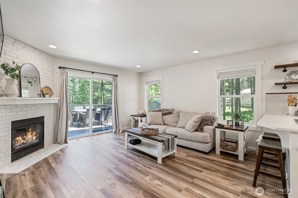 Photo of 221 Gunther Loop Road, Cle Elum, WA 98922 (MLS # 2590760)