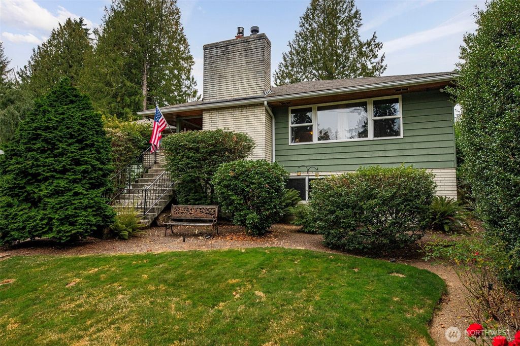 Photo of 8020 W Glen Drive, Everett, WA 98203 (MLS # 2434008)