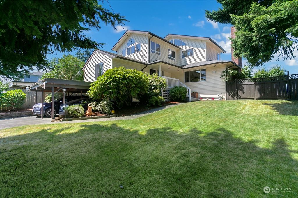 Photo of 12615 14th Avenue SW, Burien, WA 98146 (MLS # 2135459)