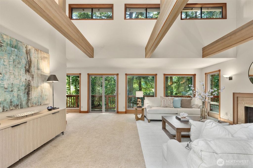 Photo of 13604 NE 28th Street, Bellevue, WA 98005 (MLS # 2409691)