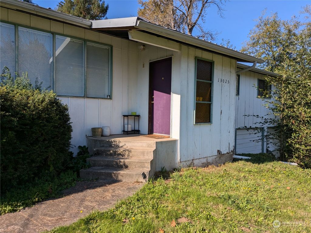 Photo of 13025 166th Avenue SE, Renton, WA 98059 (MLS # 2302313)