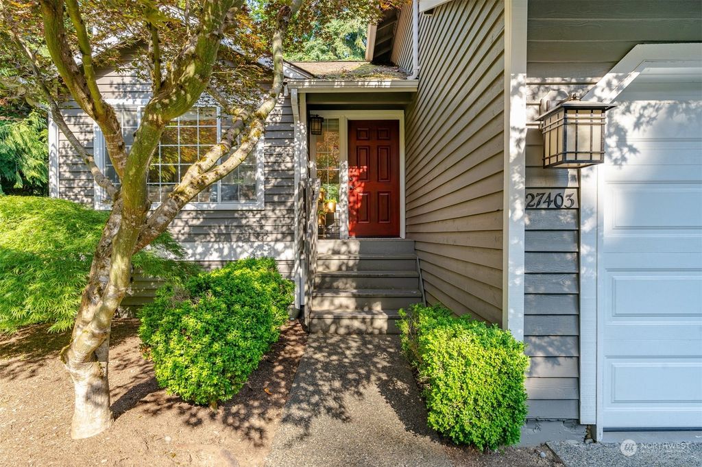 Photo of 27403 NE 30th Way, Redmond, WA 98053 (MLS # 2134725)