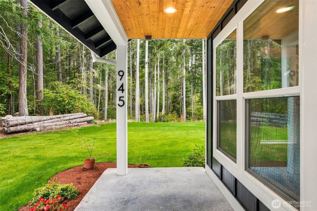 Photo of 945 &amp; 953 Lummi Drive, Fox Island, WA 98333 (MLS # 2586034)