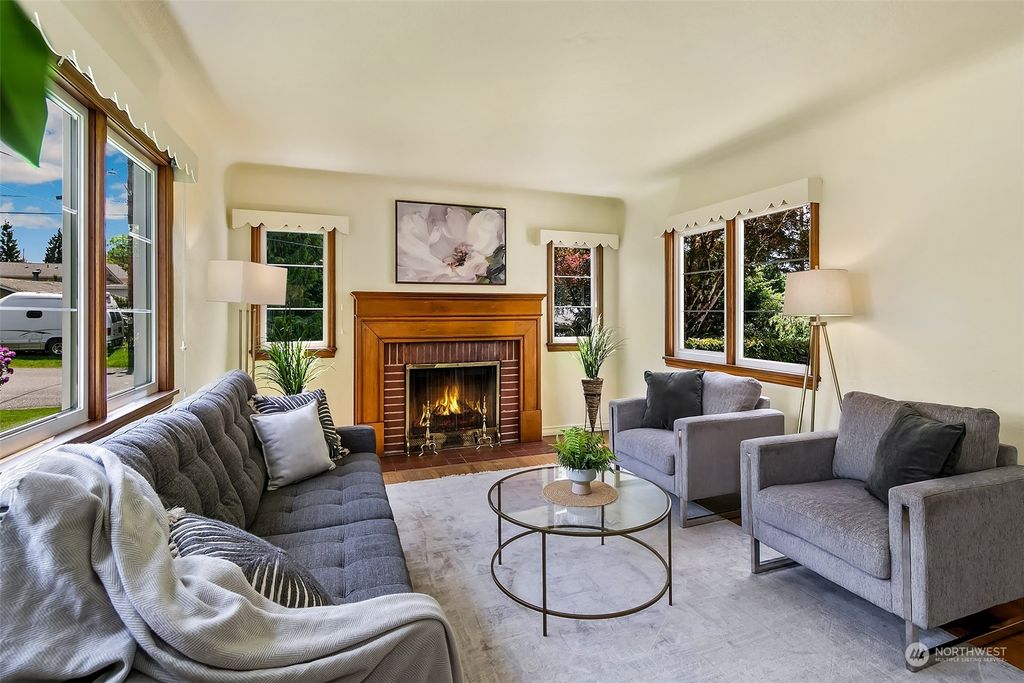 Photo of 3706 NE 140th Street, Seattle, WA 98125 (MLS # 2072017)