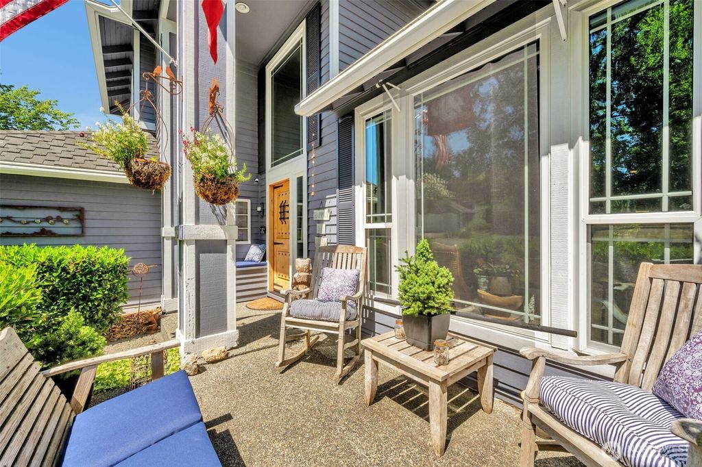 Photo of 24310 SE 34th Place, Sammamish, WA 98029 (MLS # 2492274)