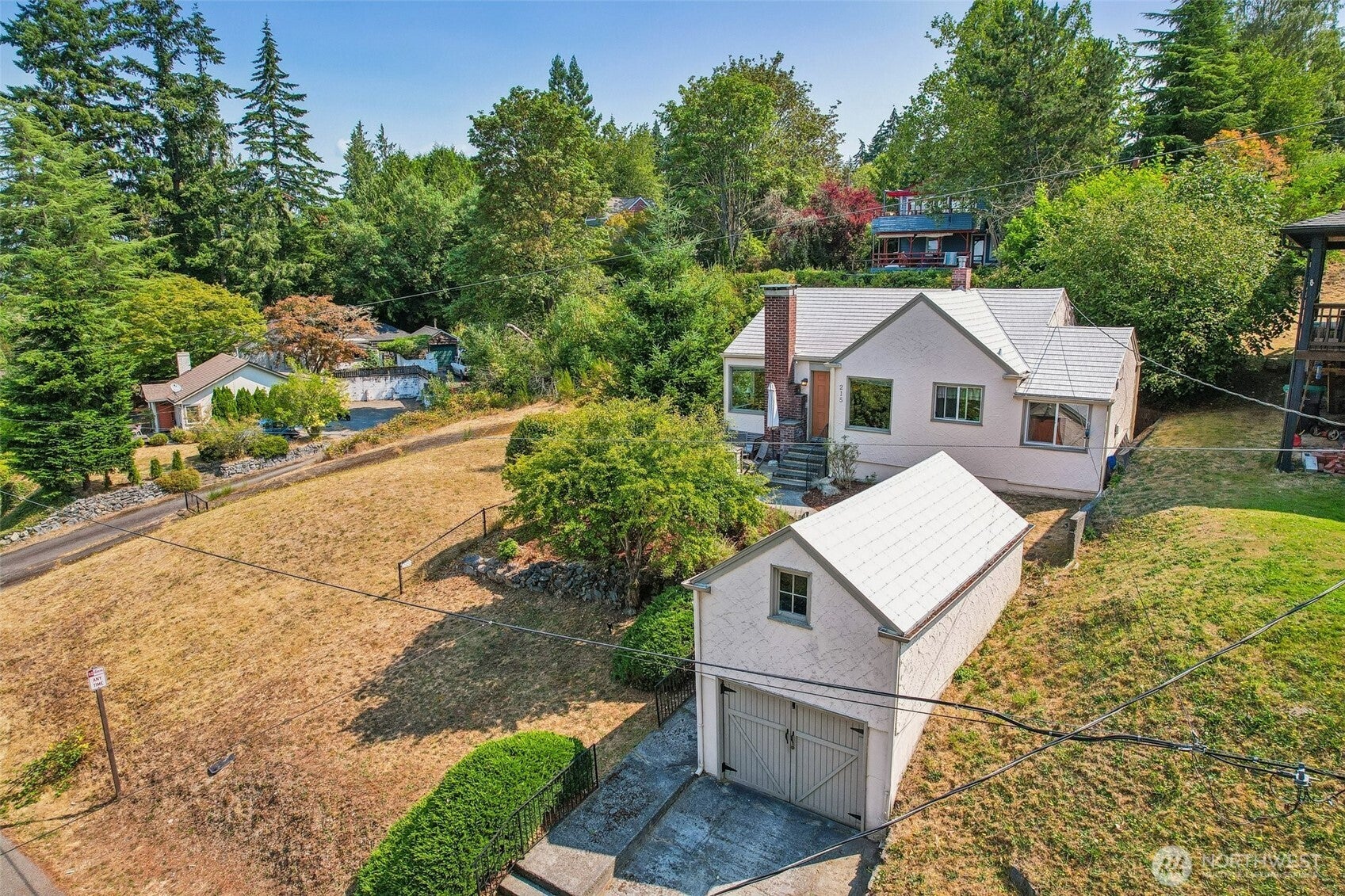 215 Farragut Ave