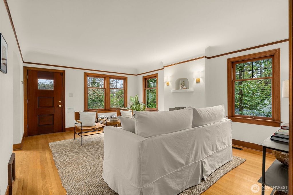 Photo of 1724 31st Avenue, Seattle, WA 98122 (MLS # 2493616)