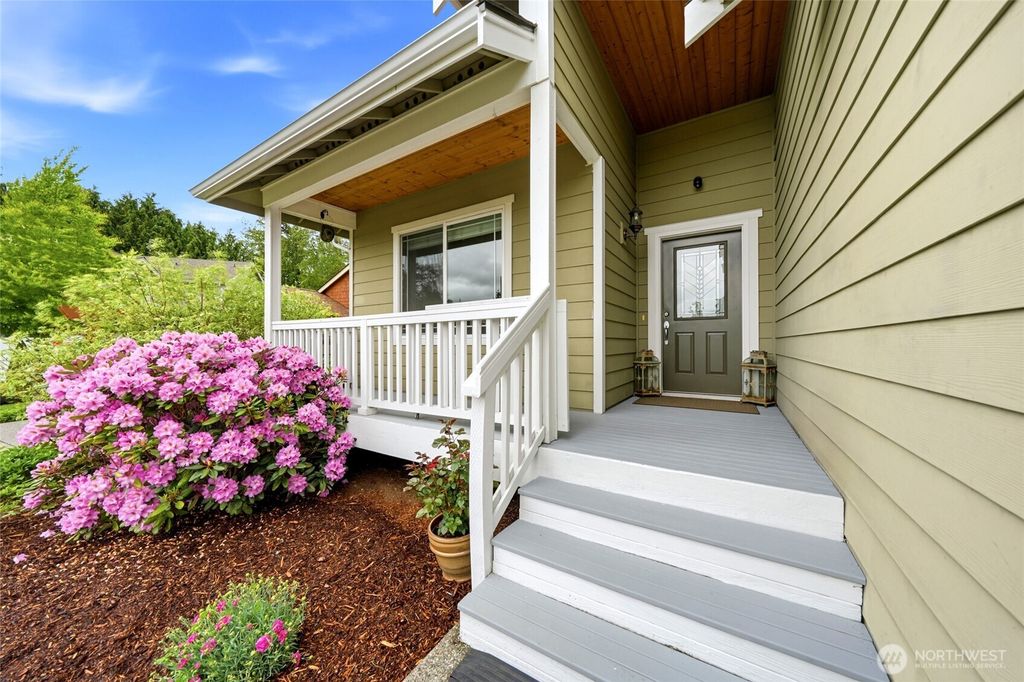 Photo of 1112 grant Place, Snohomish, WA 98290 (MLS # 2521711)